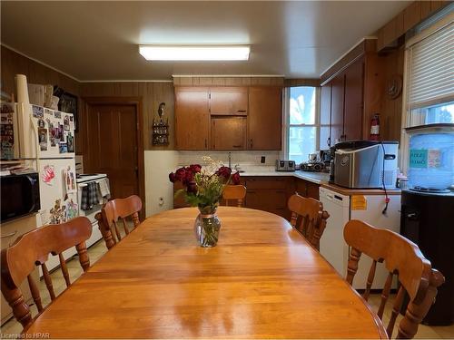 176 Nelson Street E, Goderich, ON - Indoor Photo Showing Dining Room