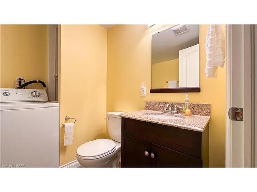 10168 Edmonds Boulevard, Grand Bend, ON - Indoor Photo Showing Bathroom