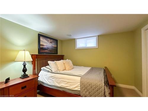 10168 Edmonds Boulevard, Grand Bend, ON - Indoor Photo Showing Bedroom