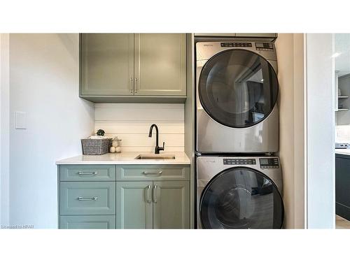 171 Kingfisher Lane, Goderich, ON - Indoor Photo Showing Laundry Room