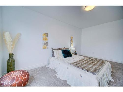 19-2619 Sheffield Boulevard, London, ON - Indoor Photo Showing Bedroom