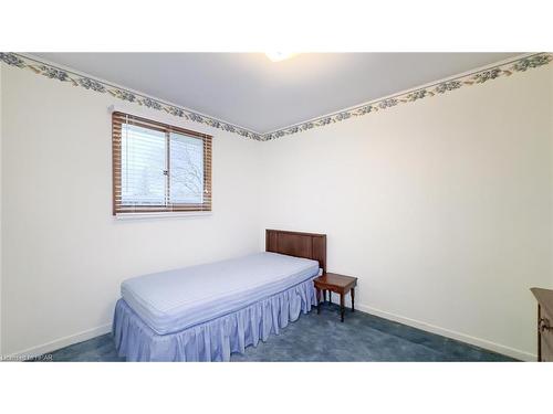 133 Bennett Street W, Goderich, ON - Indoor Photo Showing Bedroom