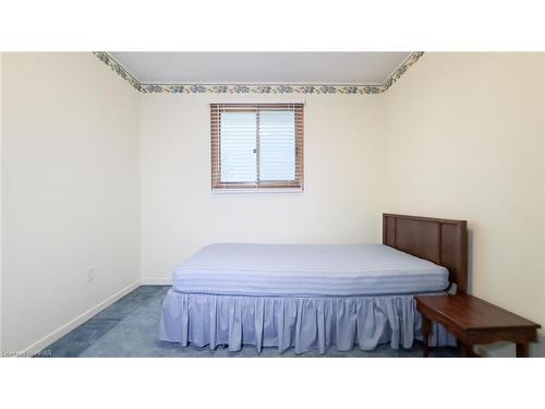 133 Bennett Street W, Goderich, ON - Indoor Photo Showing Bedroom