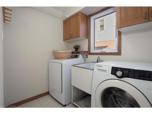 86 Martinet Place, London, ON - Indoor Photo Showing Laundry Room