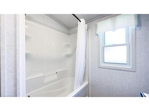 148 Ash Street, Crystal Lake, ON - Indoor Photo Showing Bathroom