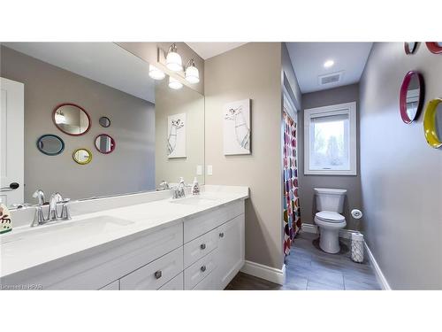 39941 Dinsley Terrace, Bluewater, ON - Indoor Photo Showing Bathroom