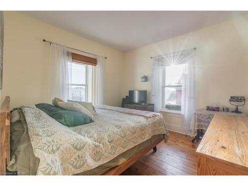 97 Elgin Avenue E, Goderich, ON - Indoor Photo Showing Bedroom