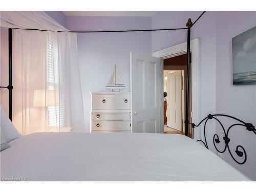 92 Wellington Street N, St. Marys, ON - Indoor Photo Showing Bedroom