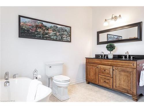 92 Wellington Street N, St. Marys, ON - Indoor Photo Showing Bathroom