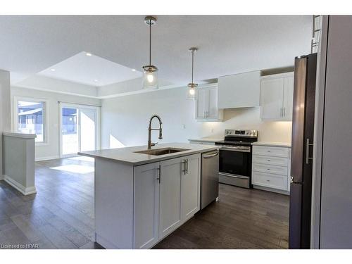 368 Durham Street E, Mount Forest, ON - Indoor Photo Showing Kitchen With Stainless Steel Kitchen With Upgraded Kitchen