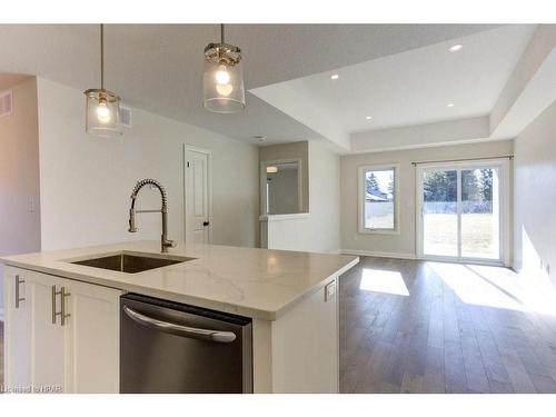368 Durham Street E, Mount Forest, ON - Indoor Photo Showing Kitchen With Upgraded Kitchen