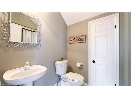 30 Lidderdale Street, Bayfield, ON - Indoor Photo Showing Bathroom