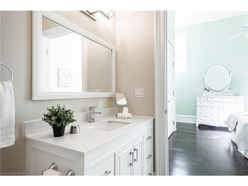 2F-189 Elizabeth Street, St. Marys, ON - Indoor Photo Showing Bathroom