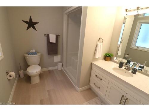 4 Highview Street, Ashfield-Colborne-Wawanosh, ON - Indoor Photo Showing Bathroom