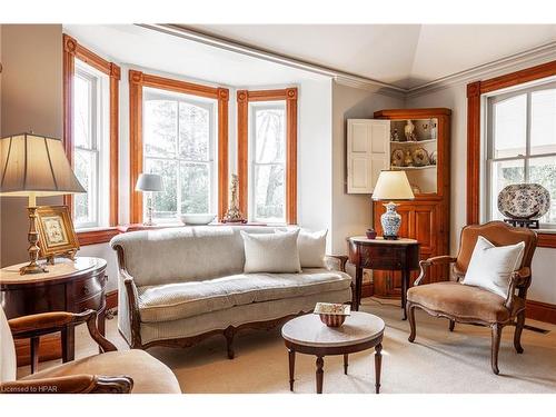 14 & 16 Chiniquy Street, Bayfield, ON - Indoor Photo Showing Living Room