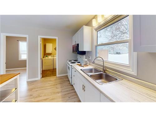 135 Maple Street, Clinton, ON - Indoor Photo Showing Kitchen With Double Sink