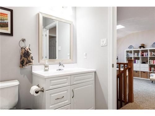 149-50 Galt Road, Stratford, ON - Indoor Photo Showing Bathroom