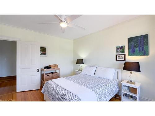 46 Elgin Avenue W, Goderich, ON - Indoor Photo Showing Bedroom