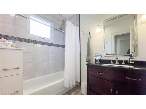 46 Elgin Avenue W, Goderich, ON - Indoor Photo Showing Bathroom