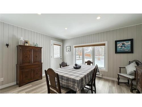 216 Sunset Drive, Goderich, ON - Indoor Photo Showing Dining Room