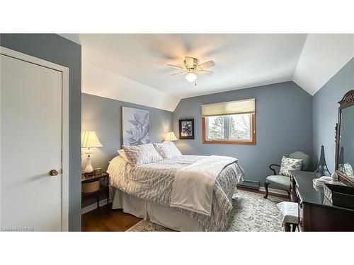 216 Sunset Drive, Goderich, ON - Indoor Photo Showing Bedroom