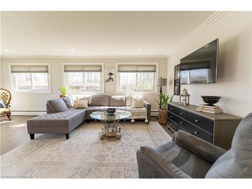 1 Maple Lane, Tillsonburg, ON - Indoor Photo Showing Living Room