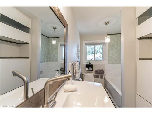 1 Maple Lane, Tillsonburg, ON - Indoor Photo Showing Bathroom
