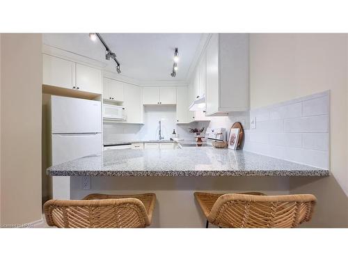 304-200 Harbour Street, Kincardine, ON - Indoor Photo Showing Kitchen