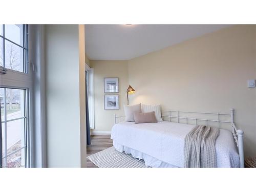 304-200 Harbour Street, Kincardine, ON - Indoor Photo Showing Bedroom