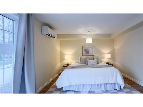304-200 Harbour Street, Kincardine, ON - Indoor Photo Showing Bedroom