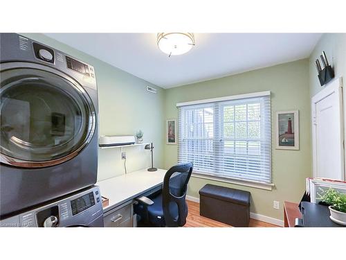 6 Tuyll Street, Bayfield, ON - Indoor Photo Showing Laundry Room