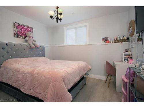 17 Laurier Street, Stratford, ON - Indoor Photo Showing Bedroom