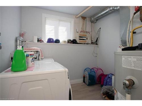 17 Laurier Street, Stratford, ON - Indoor Photo Showing Laundry Room