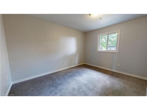 17 Laurier Street, Stratford, ON - Indoor Photo Showing Laundry Room