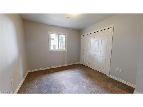 17 Laurier Street, Stratford, ON - Indoor Photo Showing Bathroom