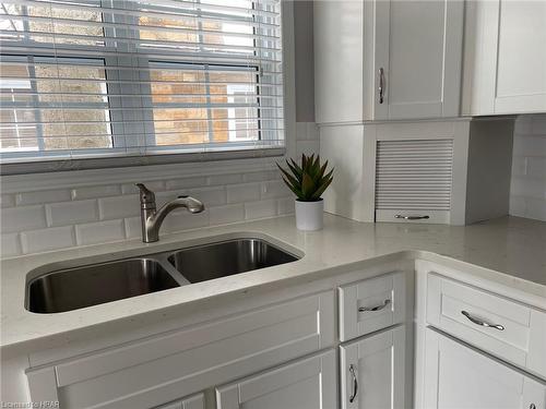 77307 (29 Rowan Rd) Bluewater Hwy 21, Northwood Beach, ON - Indoor Photo Showing Kitchen With Double Sink