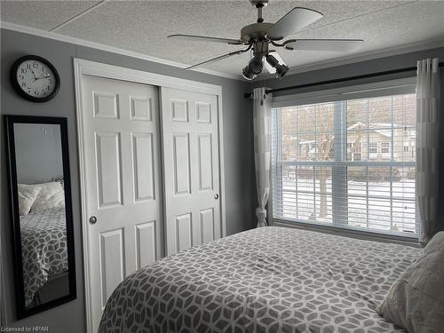 77307 (29 Rowan Rd) Bluewater Hwy 21, Northwood Beach, ON - Indoor Photo Showing Bedroom