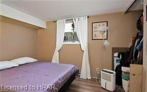 303-50 Campbell Court, Stratford, ON - Indoor Photo Showing Bedroom