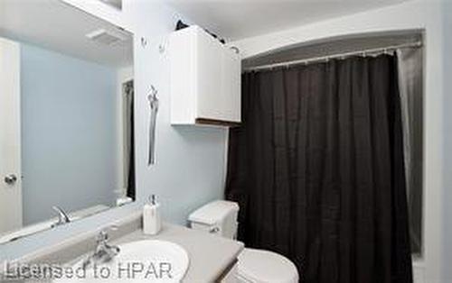 303-50 Campbell Court, Stratford, ON - Indoor Photo Showing Bathroom