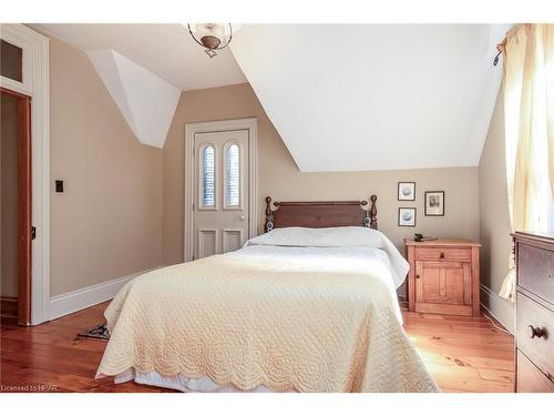 55 Daly Ave Avenue, Stratford, ON - Indoor Photo Showing Bedroom
