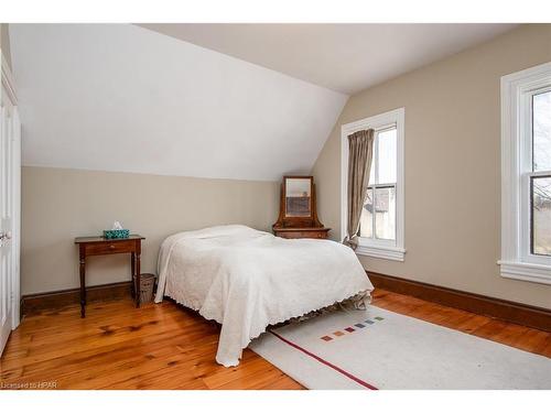 55 Daly Ave Avenue, Stratford, ON - Indoor Photo Showing Bedroom