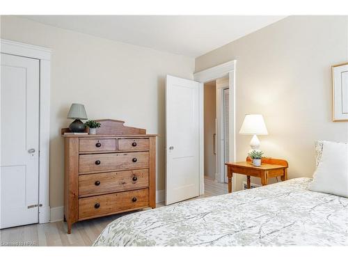 94 Water Street, Stratford, ON - Indoor Photo Showing Bedroom