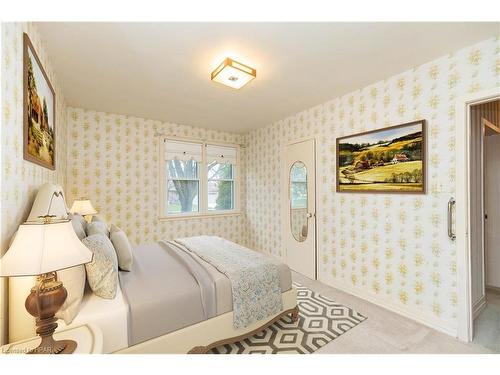 158 Devon Street, Stratford, ON - Indoor Photo Showing Bedroom