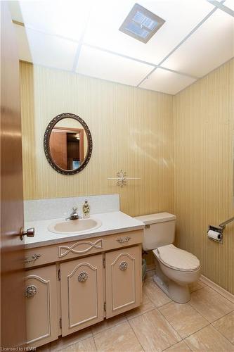 158 Devon Street, Stratford, ON - Indoor Photo Showing Bathroom