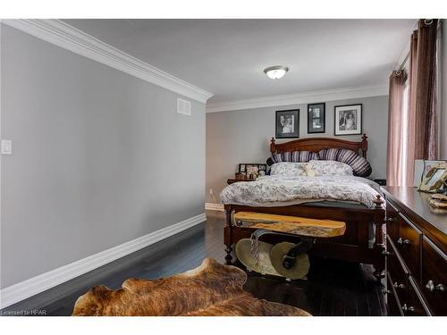 6123 Trafalgar Road, Erin, ON - Indoor Photo Showing Bedroom