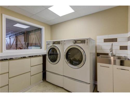 6123 Trafalgar Road, Erin, ON - Indoor Photo Showing Laundry Room