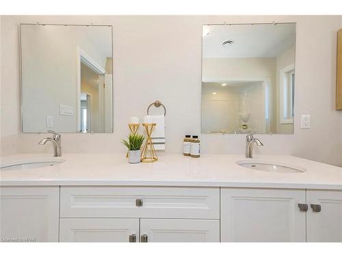 21 Blfs Vw Boulevard, Huron Haven, ON - Indoor Photo Showing Bathroom