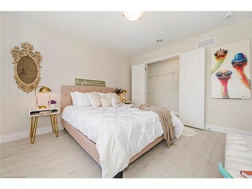 21 Blfs Vw Boulevard, Huron Haven, ON - Indoor Photo Showing Bedroom