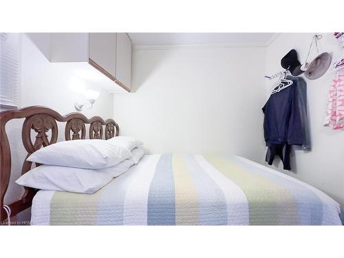 83815B Dickson Street, Ashfield-Colborne-Wawanosh, ON - Indoor Photo Showing Bedroom