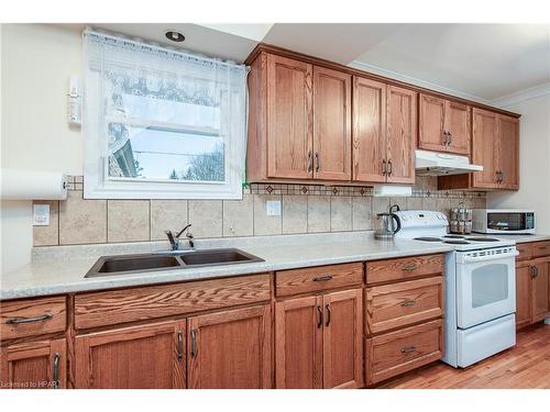 34 Quebec Road, Vanastra, ON - Indoor Photo Showing Kitchen With Double Sink